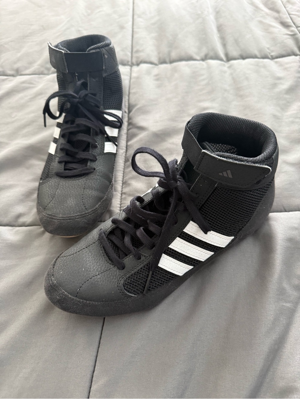 adidas HVC 2 Wrestling Shoes Black White Gum Youth Size 6 AQ3327